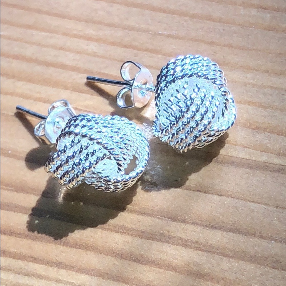 5/25 NEW! Love Knot Silver Stud Earrings